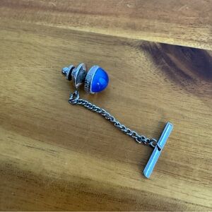 Vintage tie tack blue jewel silver toned